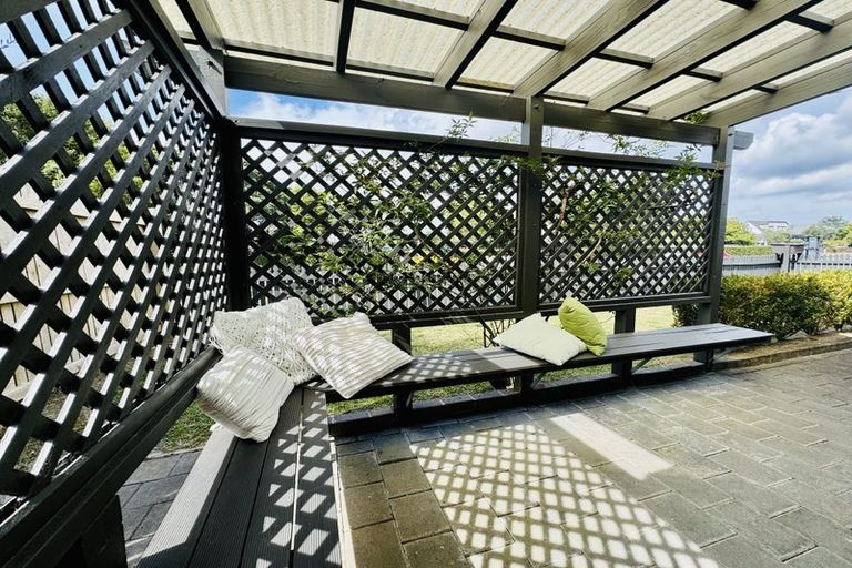 Photo of property in 1/71 Aviemore Drive, Highland Park, Auckland, 2010