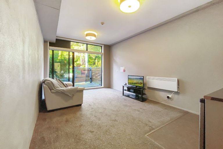 Photo of property in Sharella Living, 20 Glenmore Street, Thorndon, Wellington, 6011