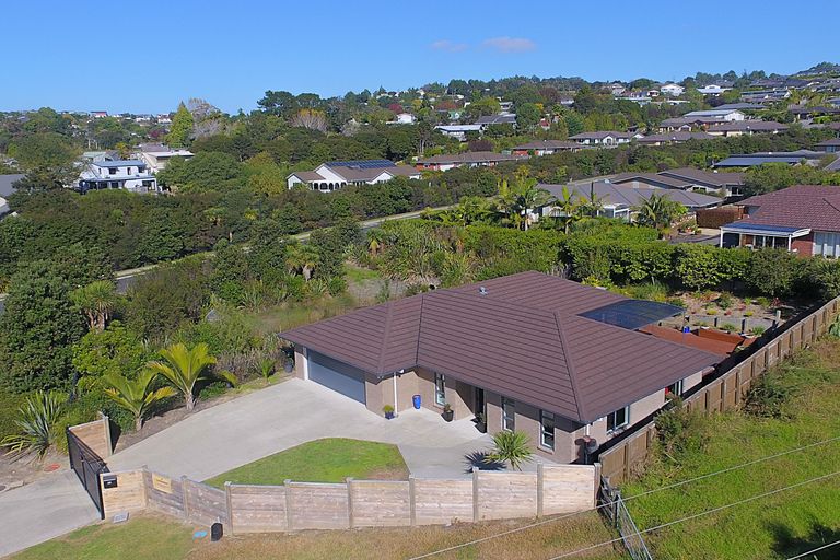 Photo of property in 38 Otanerua Road, Hatfields Beach, Orewa, 0931