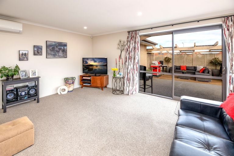 Photo of property in 6 Pemberton Drive, Amberley, 7410