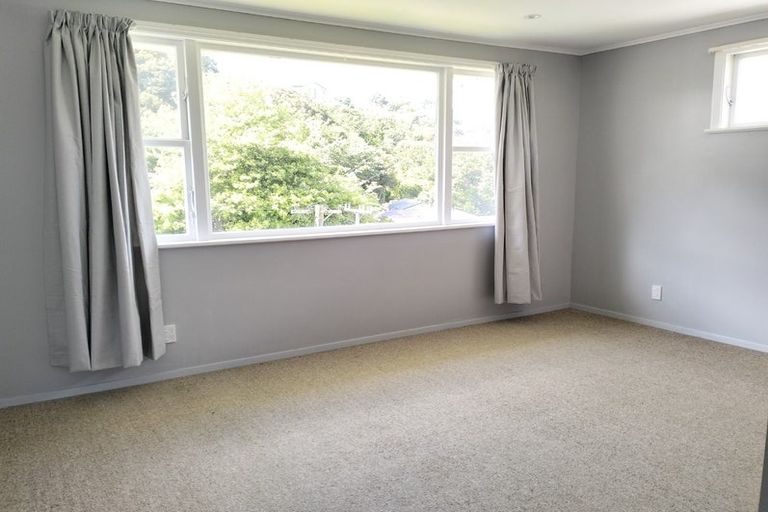 Photo of property in 15 Manor Drive, Stokes Valley, Lower Hutt, 5019