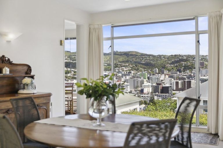 Photo of property in 19 Lawson Place, Mount Victoria, Wellington, 6011