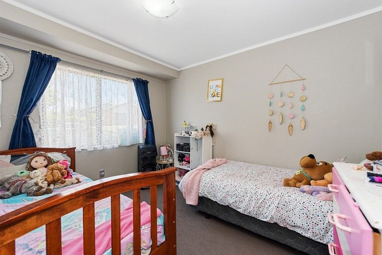 Photo of property in 2 Rosehill Place, Nawton, Hamilton, 3200