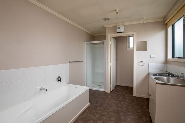 Photo of property in 122-124 Sunderland Street, Clyde, 9330