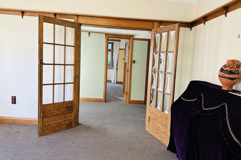 Photo of property in 52 Totara Crescent, Woburn, Lower Hutt, 5010