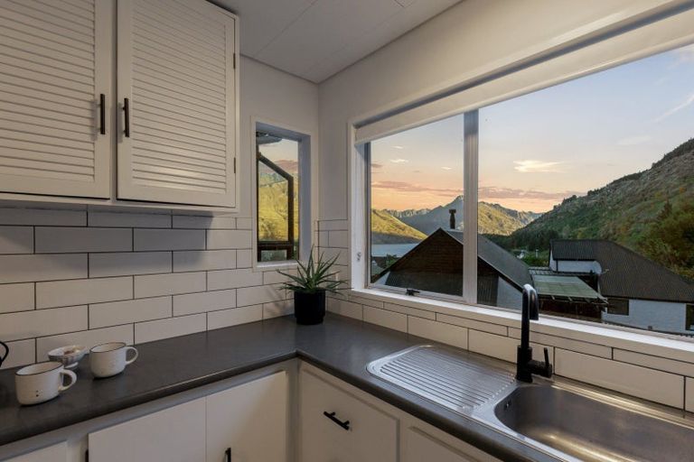 Photo of property in 26 Williams Street, Sunshine Bay, Queenstown, 9300