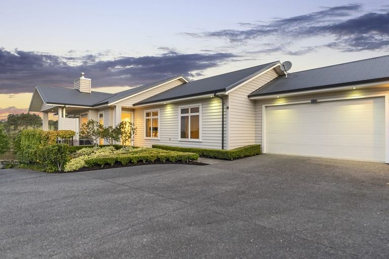 Photo of property in 6 York Terrace, Riverhead, 0820