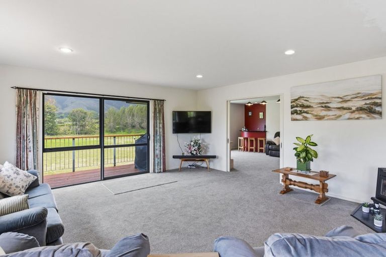 Photo of property in 84 Derham Road, Te Horo, Otaki, 5581