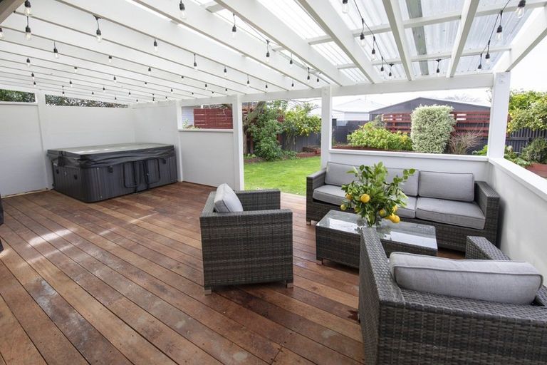 Photo of property in 65 York Avenue, Tamatea, Napier, 4112