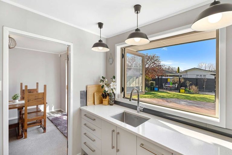 Photo of property in 18 Truscott Grove, Awapuni, Palmerston North, 4412