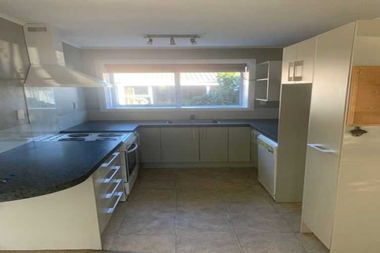 Photo of property in 6 Dunluce Place, Hornby, Christchurch, 8042