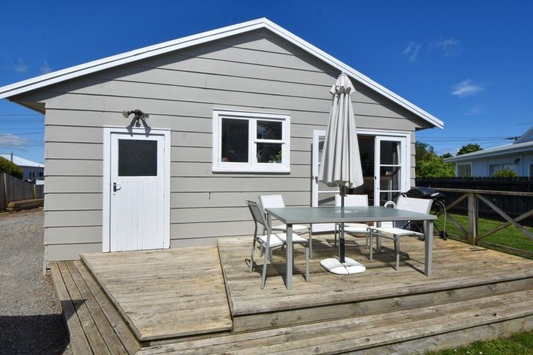 Photo of property in 32 Rhodes Street, Carterton, 5713