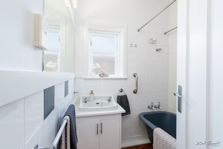 Photo of property in 33 Waiwhetu Road, Waiwhetu, Lower Hutt, 5010