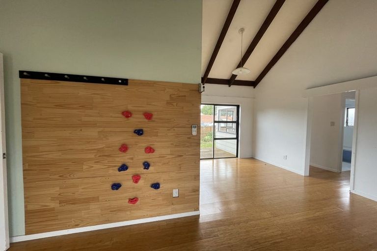 Photo of property in 8 Fortunes Road, Half Moon Bay, Auckland, 2012