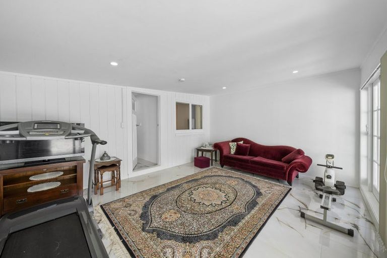 Photo of property in 21 Miller Road, Mangere Bridge, Auckland, 2022