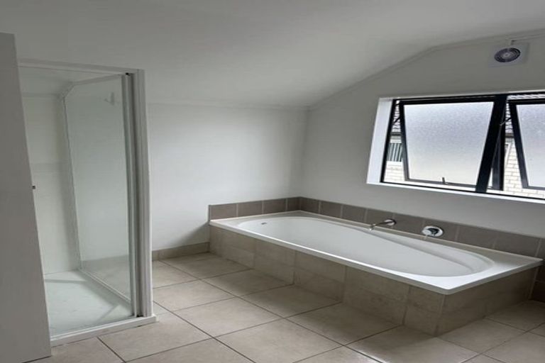 Photo of property in 1/127 Bucklands Beach Road, Bucklands Beach, Auckland, 2012