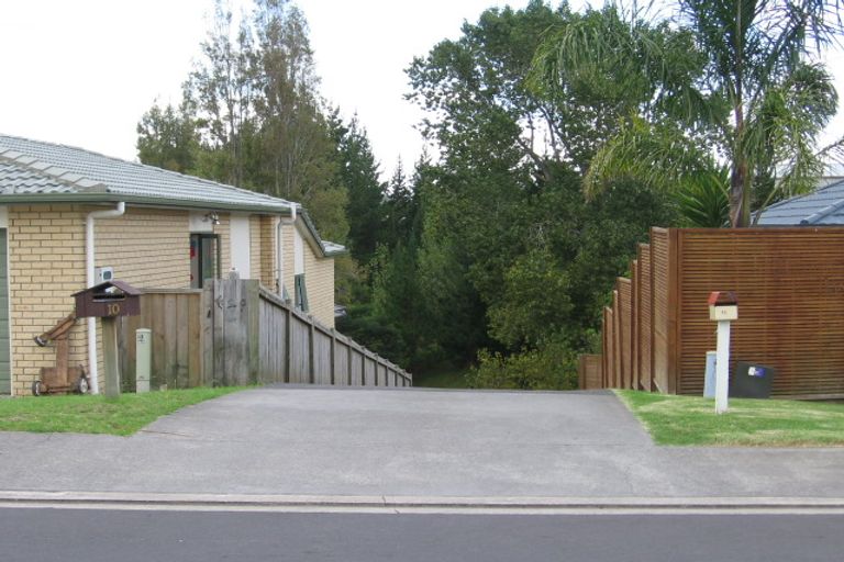 Photo of property in 12 Berkshire Terrace, Massey, Auckland, 0614