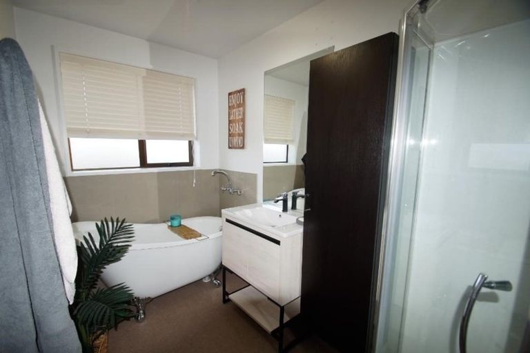 Photo of property in 2/14 Momorangi Crescent, Redwood, Christchurch, 8051