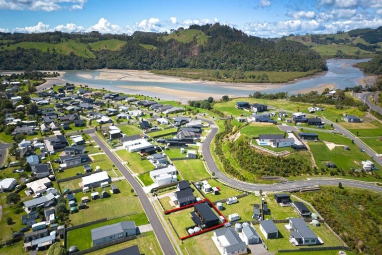 Photo of property in 13 Navigation Drive, Cooks Beach, Whitianga, 3591