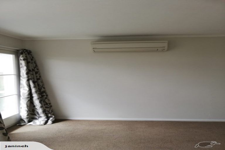 Photo of property in 4/9 Curletts Road, Sockburn, Christchurch, 8042