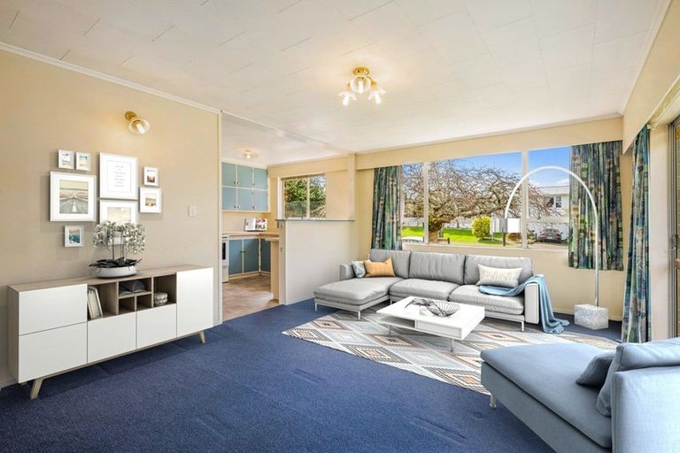 Photo of property in 1 Monterey Place, Totara Park, Upper Hutt, 5018