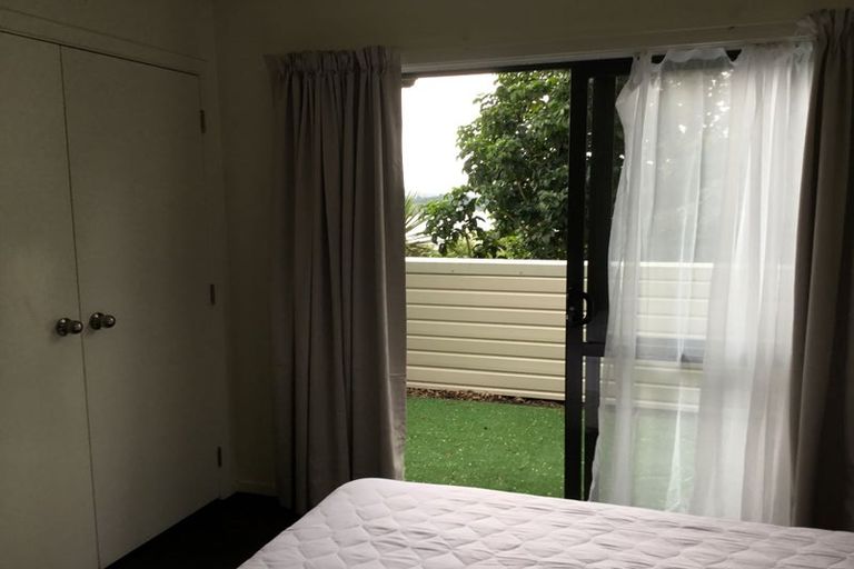 Photo of property in 8b Schnapper Rock Road, Schnapper Rock, Auckland, 0632