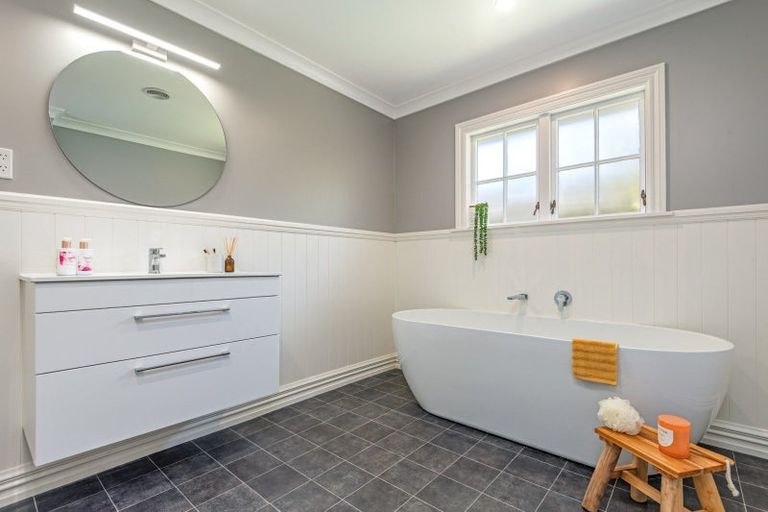 Photo of property in 54 Waterloo Crescent, Hokowhitu, Palmerston North, 4410