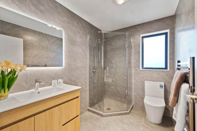 Photo of property in 5c Ainsdale Place, Manurewa, Auckland, 2102