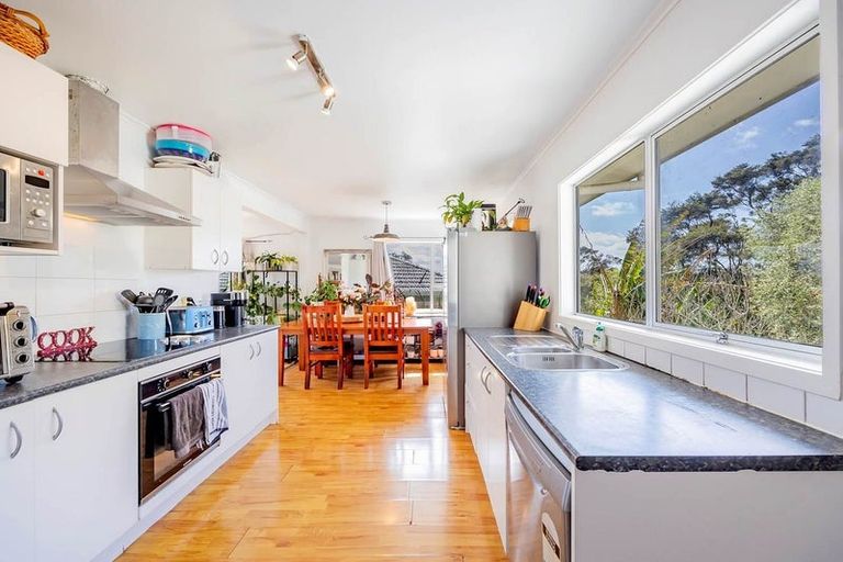 Photo of property in 9 Blacks Road, Greenhithe, Auckland, 0632