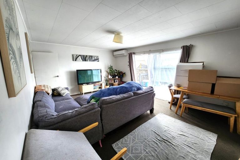 Photo of property in 60 Burundi Avenue, Clendon Park, Auckland, 2103