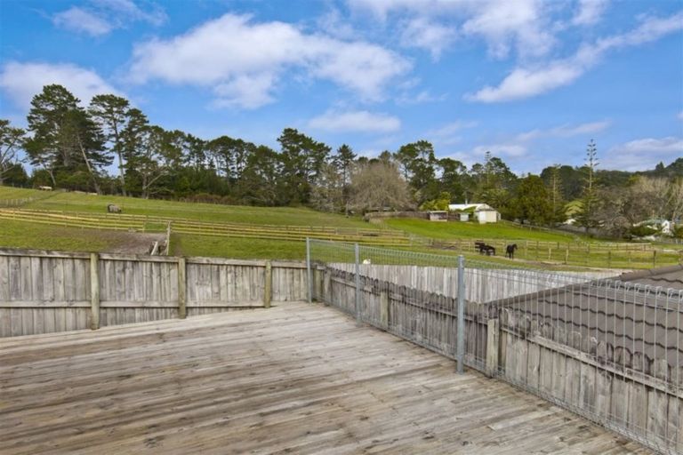 Photo of property in 56 View Ridge Drive, Ranui, Auckland, 0612