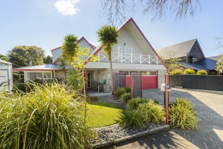Photo of property in 22 Hanmer Place, Highbury, Palmerston North, 4412