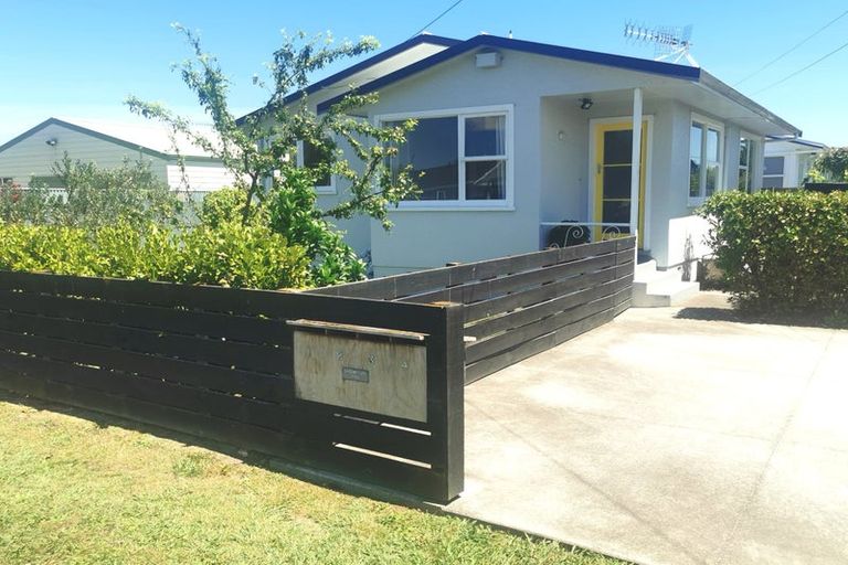 Photo of property in 1/1302 Caroline Road, Mayfair, Hastings, 4122