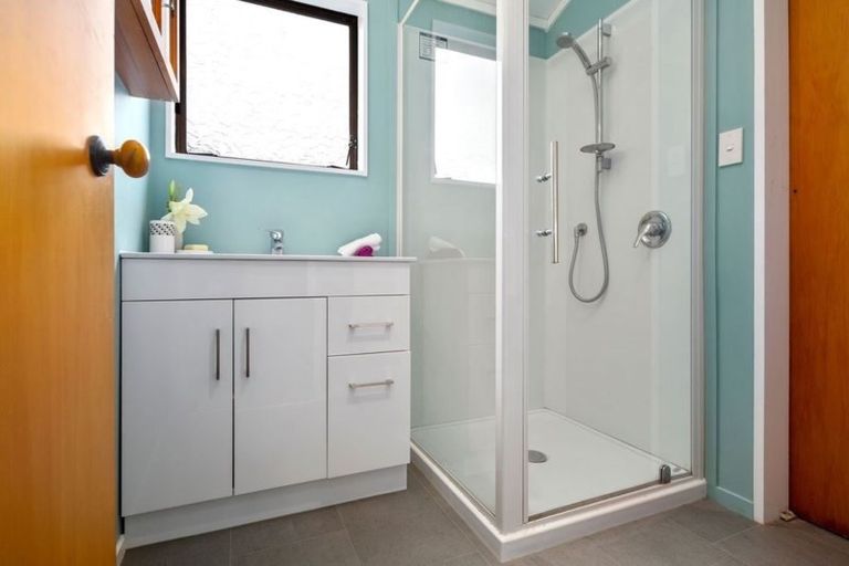 Photo of property in 45b Larsen Crescent, Tawa, Wellington, 5028