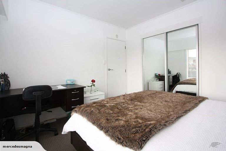 Photo of property in 3/6 Trafalgar Road, Milford, Auckland, 0620