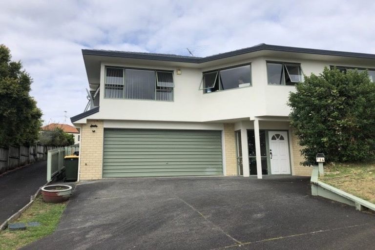 Photo of property in 2/14 Kells Place, Botany Downs, Auckland, 2010