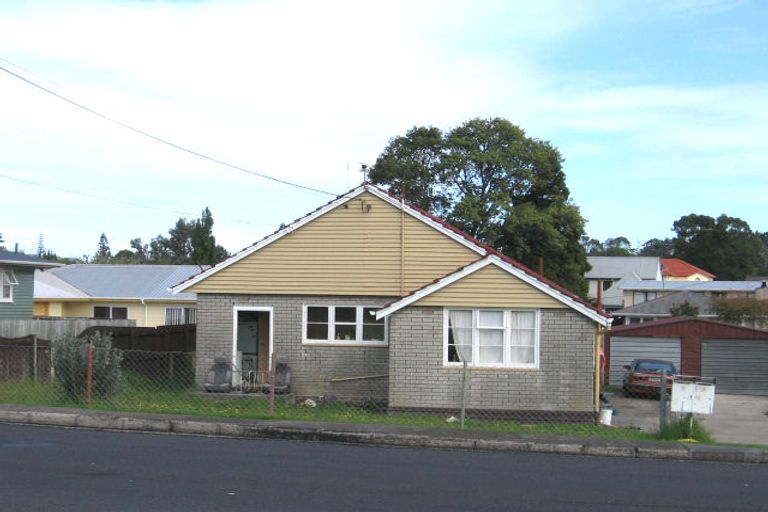 Photo of property in 192 Rathgar Road, Henderson, Auckland, 0610