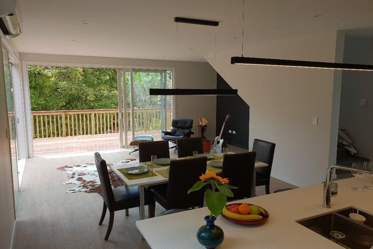 Photo of property in 20 De Val Drive, Titirangi, Auckland, 0604