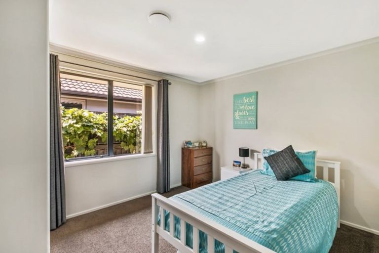 Photo of property in 10 Carrington Drive, Papamoa Beach, Papamoa, 3118