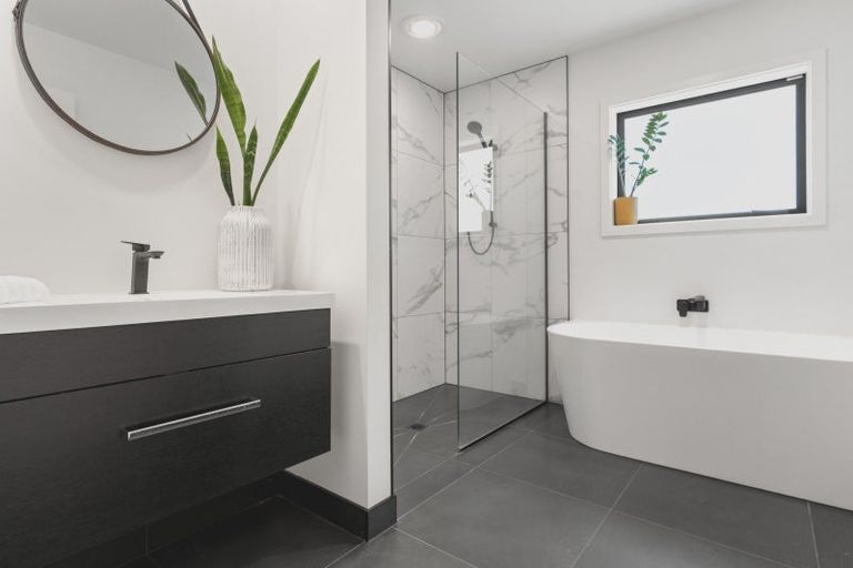 Photo of property in High Street South, Carterton, 5713