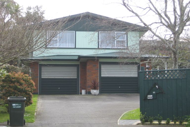 Photo of property in 10 Whitby Place, Westown, New Plymouth, 4310