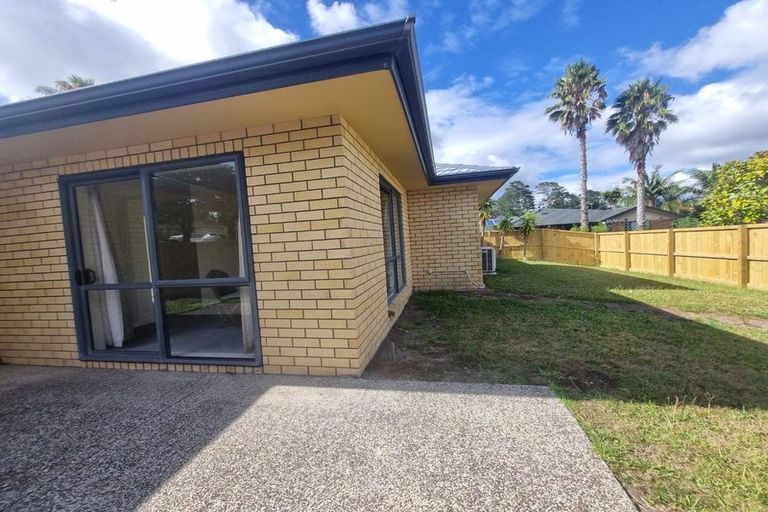 Photo of property in 46 View Ridge Drive, Ranui, Auckland, 0612