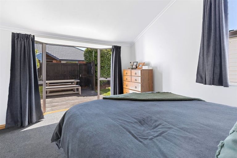 Photo of property in 80 Northcote Road, Northcote, Christchurch, 8052