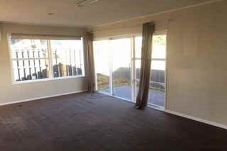Photo of property in 73 Rathgar Road, Henderson, Auckland, 0610