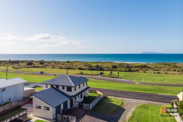 Photo of property in 142 Seaforth Road, Waihi Beach, 3611