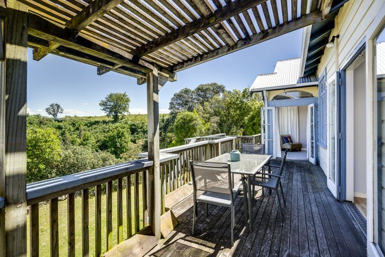 Photo of property in 9 Lawrence Road, Hospital Hill, Napier, 4110