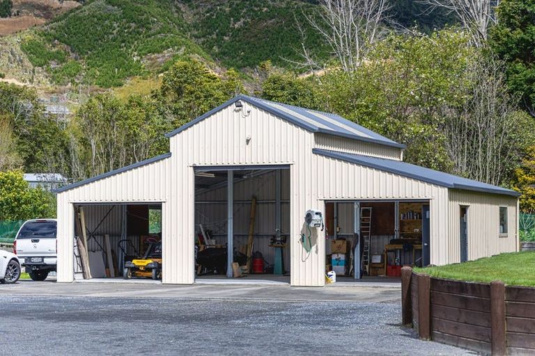 Photo of property in 20 Maui Pomare Road, Nikau Valley, Paraparaumu, 5032