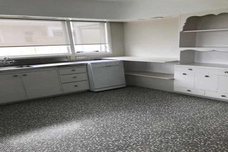 Photo of property in 11 Lynton Road, Bucklands Beach, Auckland, 2012