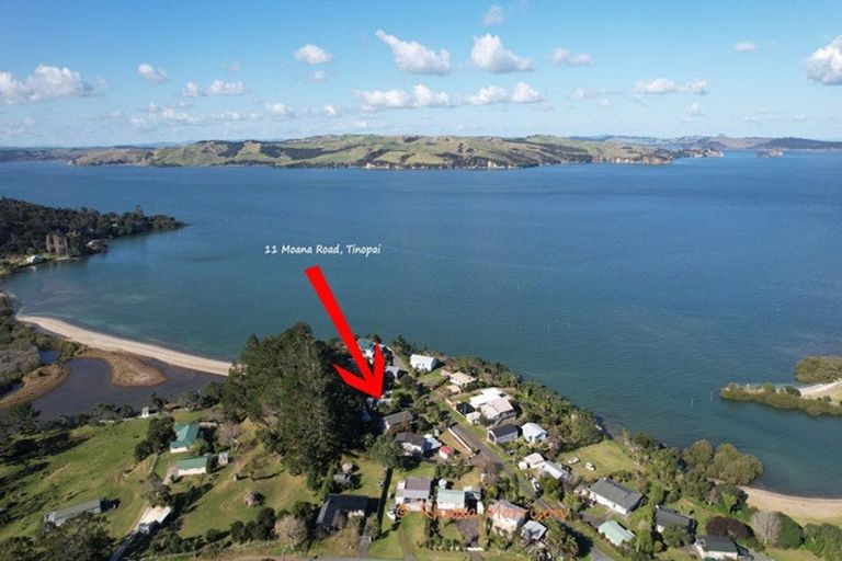 Photo of property in 11 Moana Road, Tinopai, Matakohe, 0593