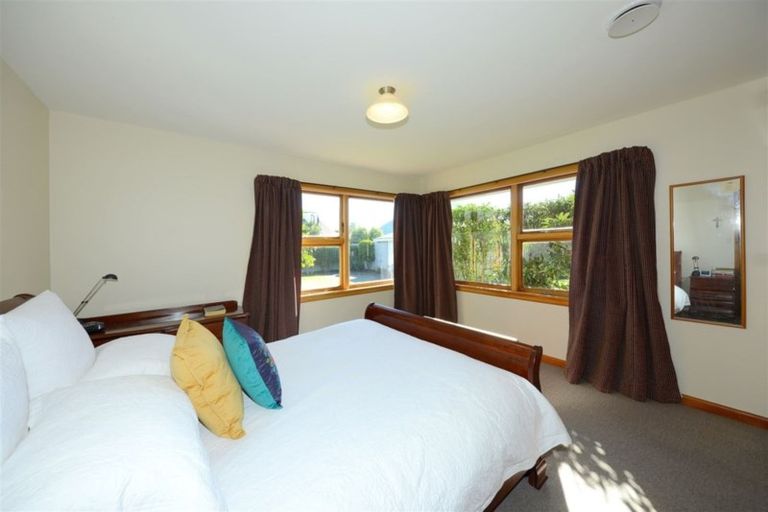 Photo of property in 97 Avonhead Road, Avonhead, Christchurch, 8042